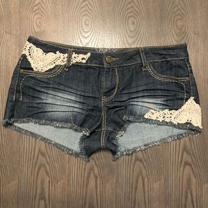 Boho Lace trim Hot Kiss Jean cutoff shorts Sz 13